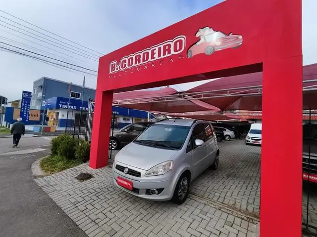 Carro Fiat Idea 2012 Attractive 1.4 8V (Flex)