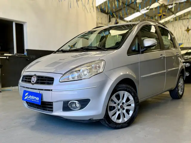 Carro Fiat Idea 2012 Attractive 1.4 8V (Flex)