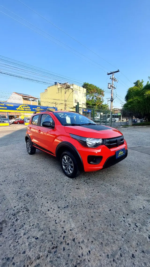 Carro Fiat Mobi 2024 Trekking 1.0