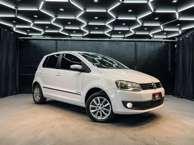 Carro Volkswagen Fox 2014 1.6 VHT (Flex)