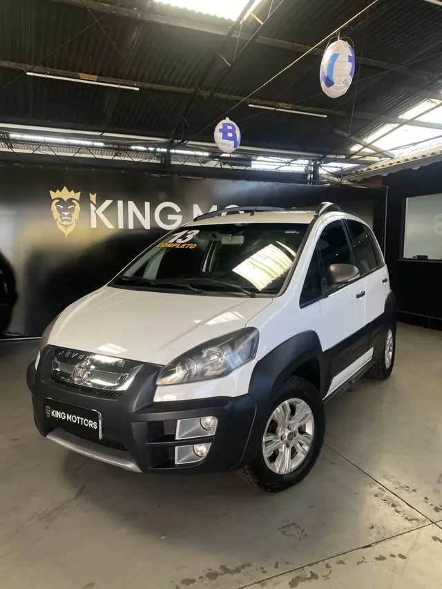 Carro Fiat Idea 2013 Adventure 1.8 16V Dualogic (Flex)