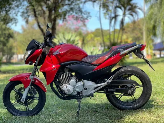 Moto Honda CB 300R 2014 Standard