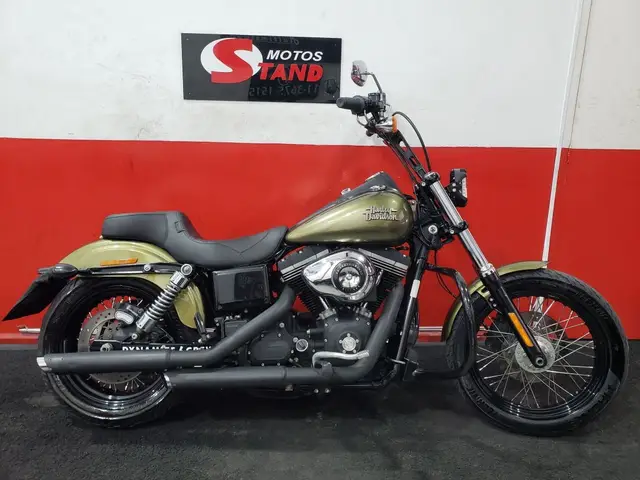 Moto Harley-Davidson Dyna 2016 Street Bob