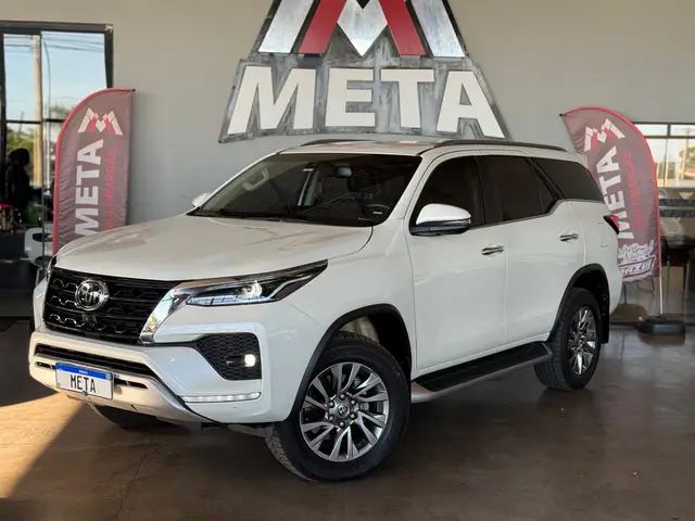 Carro Toyota Hilux Cabine Dupla 2022 SRX 2.8 TDI CD 4x4 (Aut)