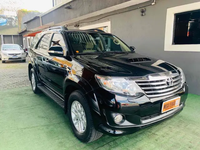 Carro Toyota Hilux SW4 2014 3.0 TDI 4x4 SRV 5L
