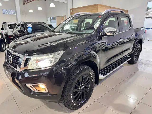 Carro Nissan Frontier 2021 2.3 TD CD LE 4x4 (Aut)