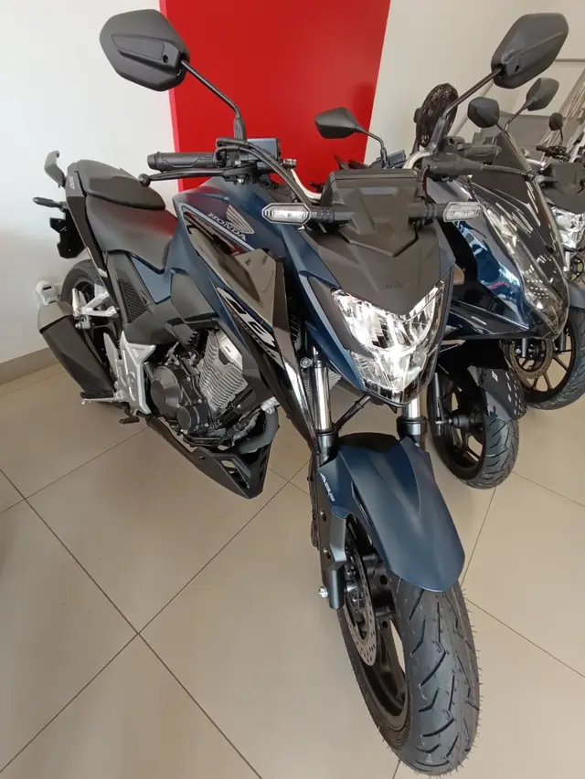 Moto Honda CB 300F Twister 2025 (ABS)