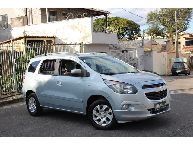 Carro Chevrolet Spin 2013 LTZ 7S 1.8 (Flex)