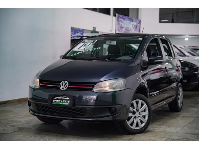 Carro Volkswagen Fox 2014 1.0 TEC (Flex) 4p