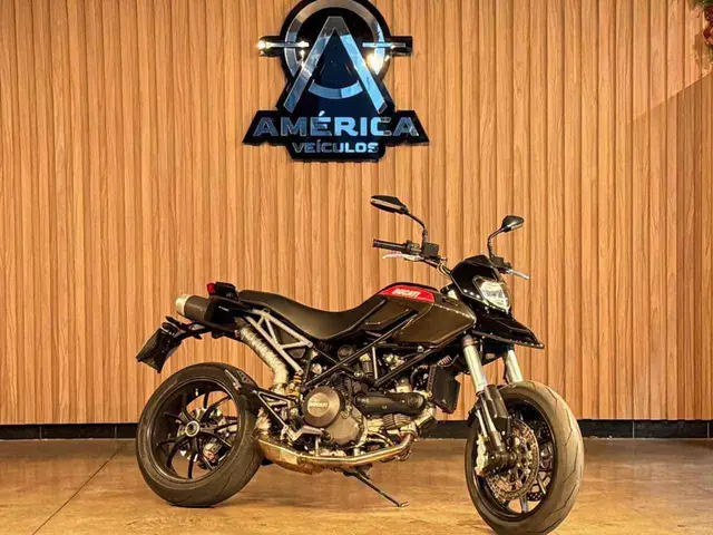 Moto Ducati Hypermotard 2011 796