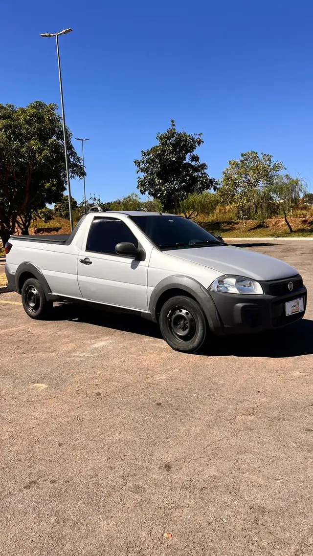 Carro Fiat Strada 2018 Hard Working 1.4 (Flex) (Cabine Simples)