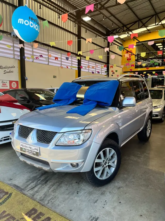 Carro Mitsubishi Pajero TR4 2015 2.0 16V 4x2 (Flex)