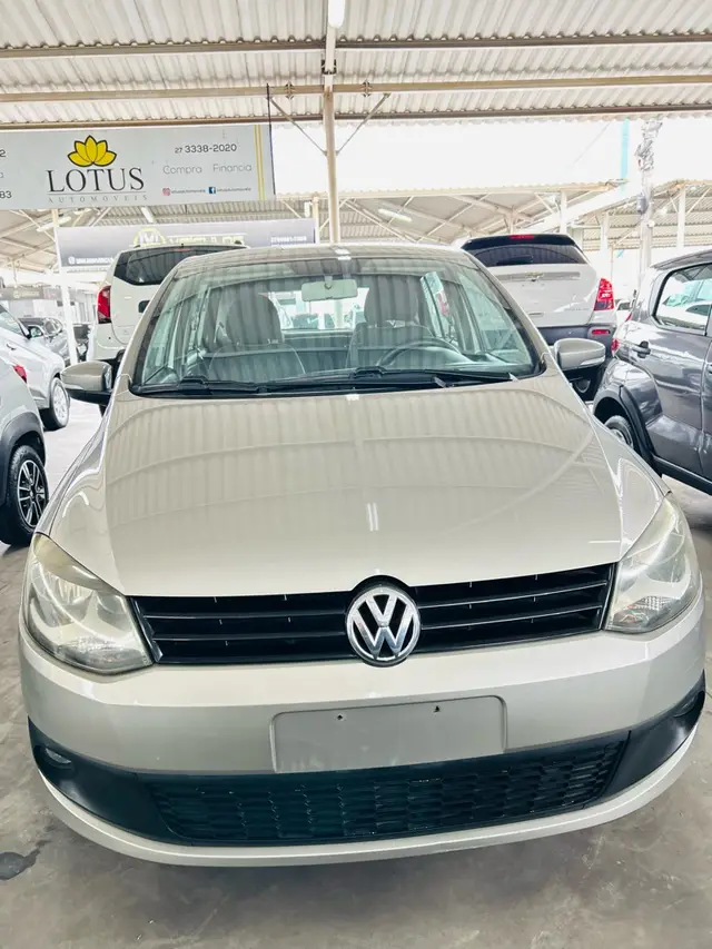 Carro Volkswagen Fox 2014 1.0 TEC (Flex) 4p