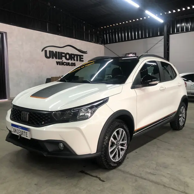 Carro Fiat Argo 2024 Trekking 1.3
