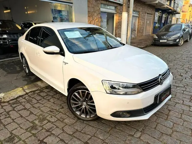 Carro Volkswagen Jetta 2013 2.0 Comfortline (Flex)