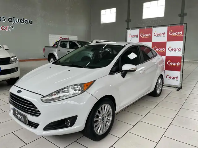 Carro Ford New Fiesta Sedan 2015 1.6 Titanium PowerShift (Flex)