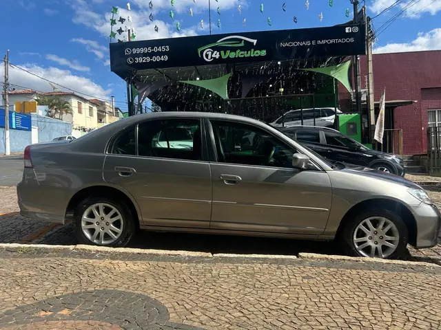 Carro Honda Civic 2004 Sedan LX 1.7 16V