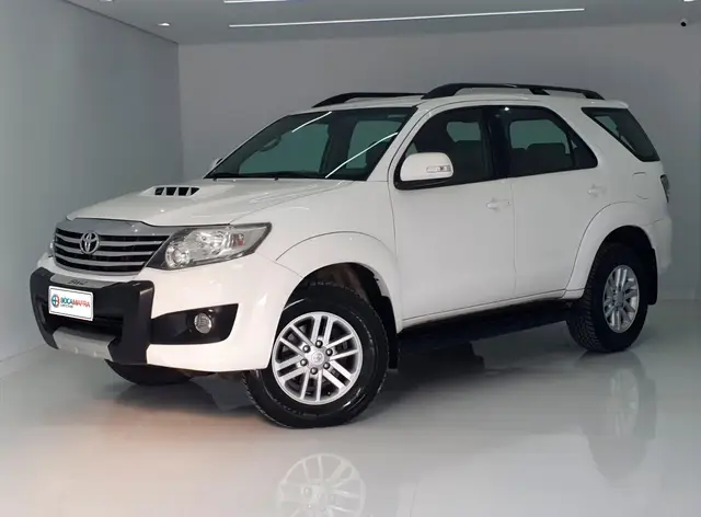 Carro Toyota Hilux SW4 2012 SRV 3.0 4X4 (7 Lugares)