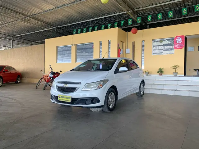 Carro Chevrolet Onix 2013 1.0 LT SPE/4