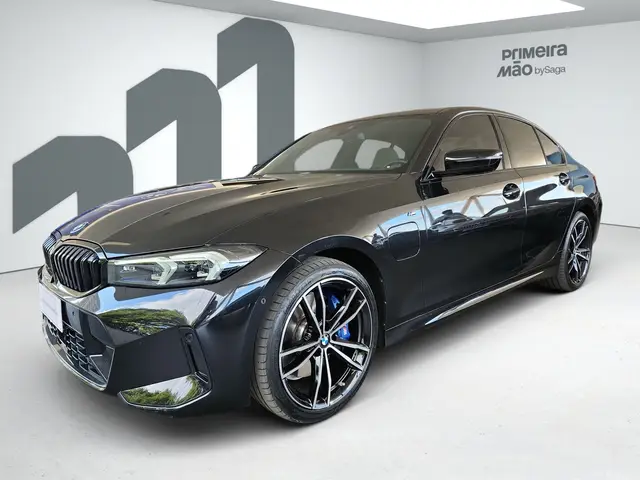 Carro BMW 330e 2024 M Sport 2.0 Turbo (Aut.) (Híb.)
