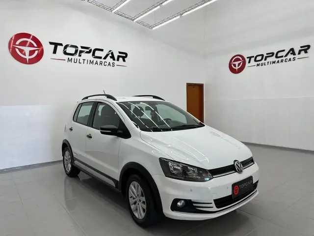 Carro Volkswagen Fox 2018 1.0 MPI Track (Flex)