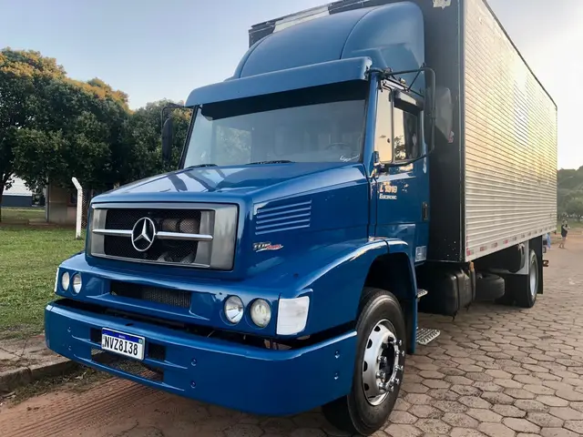 Caminhão Mercedes-Benz L 2011 1318 2p (diesel)