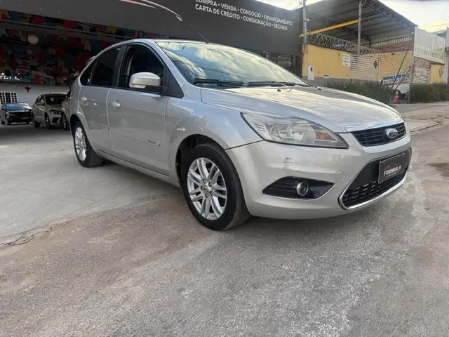 Carro Ford Focus Hatch 2009 Ghia 2.0 16V Duratec (Aut)