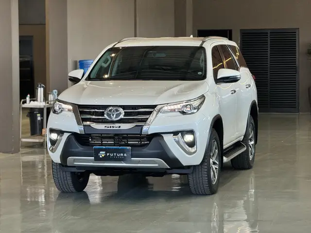 Carro Toyota SW4 2020 2.8 TDI SRX 7L 4x4 (Aut) (Diesel)