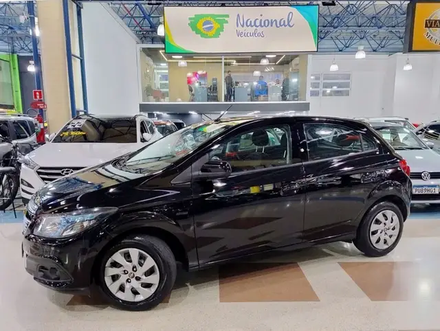 Carro Chevrolet Onix 2014 1.4 LT SPE/4