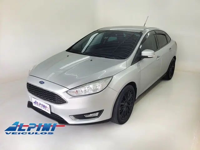 Carro Ford Focus Sedan 2017 SE Plus 2.0 PowerShift