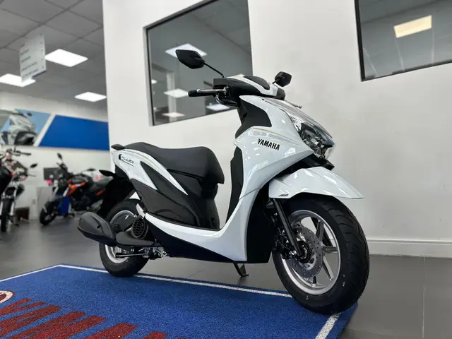 Moto Yamaha Fluo 2026 Hybrid Connected