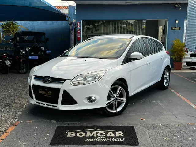 Carro Ford Focus Hatch 2014 SE 2.0 16V PowerShift