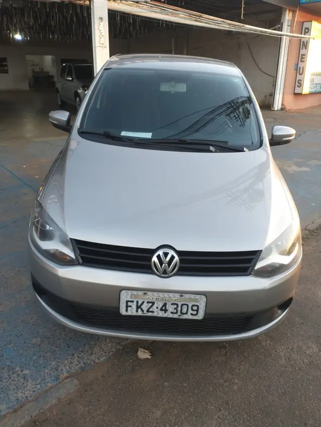 Carro Volkswagen Fox 2013 1.0 TEC (Flex) 2p