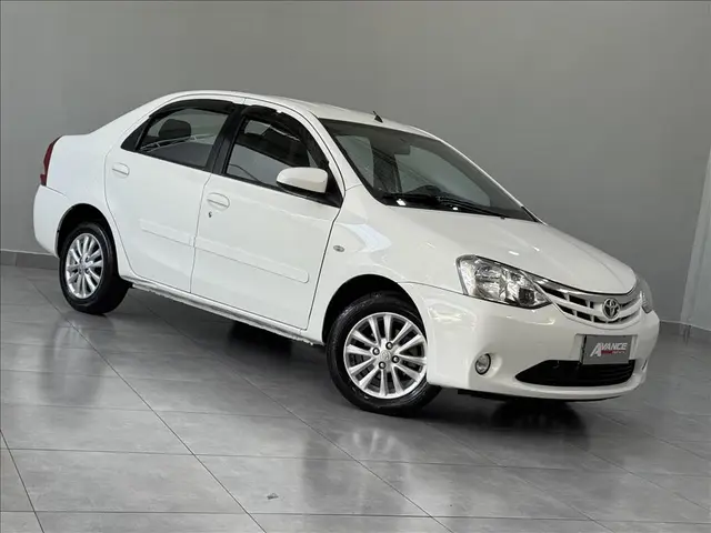 Carro Toyota Etios Sedan 2014 XLS 1.5 (Flex)