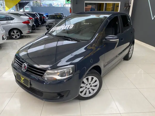 Carro Volkswagen Fox 2013 1.0 VHT (Flex) 4p