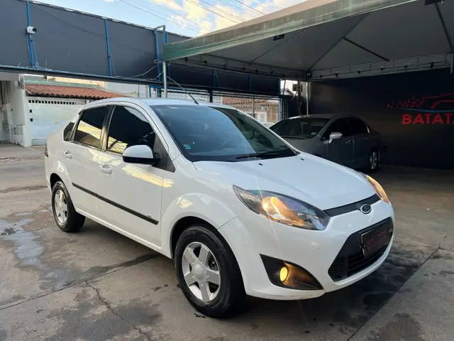 Carro Ford Fiesta Sedan 2014 SE Plus 1.6 RoCam (Flex)