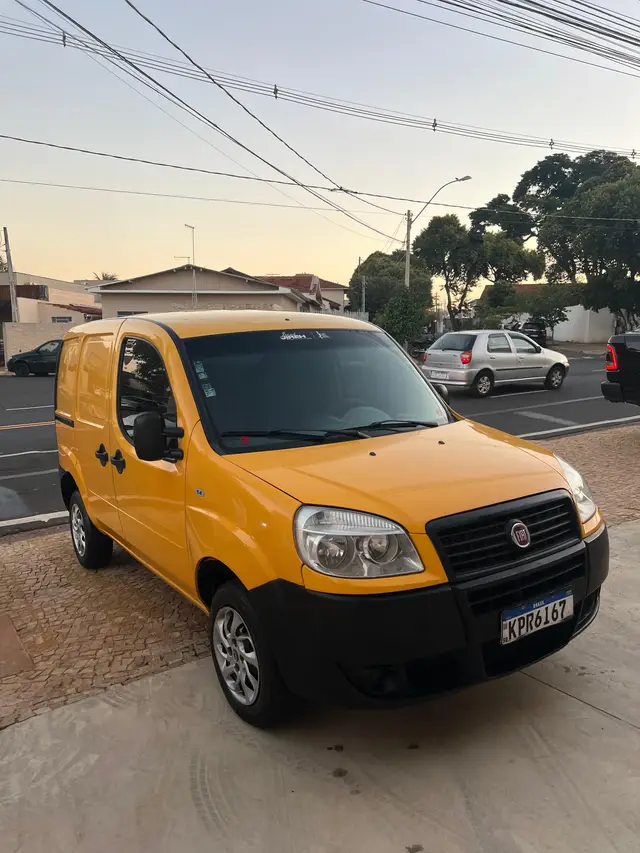 Carro Fiat Doblò Cargo 2013 1.4 8V (Flex)