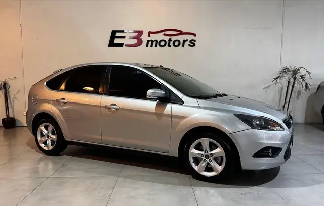 Carro Ford Focus Hatch 2009 Ghia 2.0 16V Duratec (Aut)