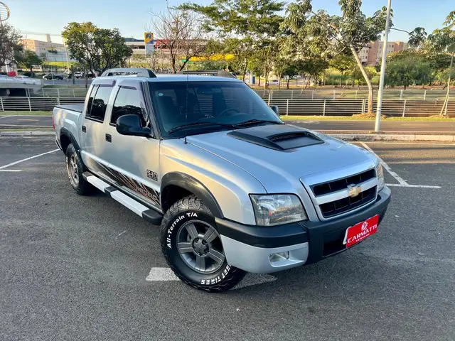 Carro Chevrolet S10 Cabine Dupla 2011 S10 Rodeio 2.4 Flexpower 4X2 (Cab Dupla)