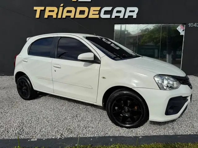 Carro Toyota Etios 2014 XS 1.5 (Flex)