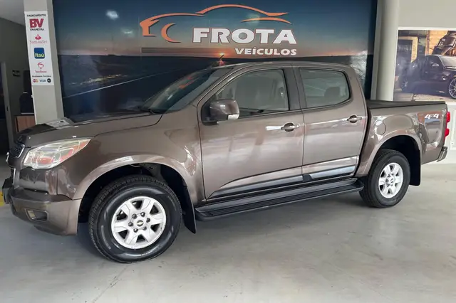Carro Chevrolet S10 Cabine Dupla 2014 S10 2.8 CTDI LT 4WD (Cabine Dupla)