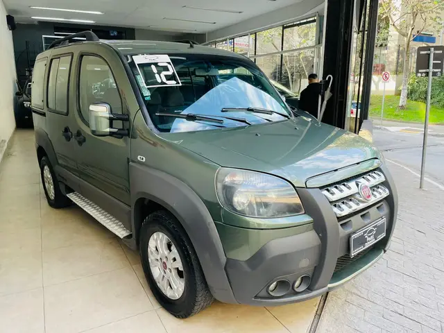 Carro Fiat Doblò 2012 Adventure 1.8 16V (Flex)