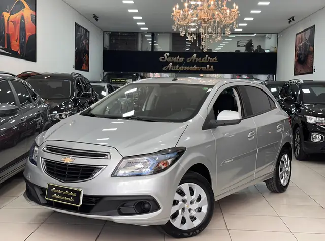 Carro Chevrolet Onix 2016 1.4 LT SPE/4 (Aut)