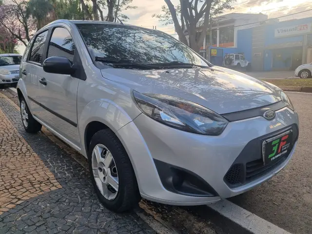 Carro Ford Fiesta Hatch 2011 1.0 (Flex)