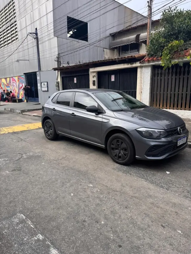 Carro Volkswagen Polo 2023 Track 1.0 Flex 12V 5p