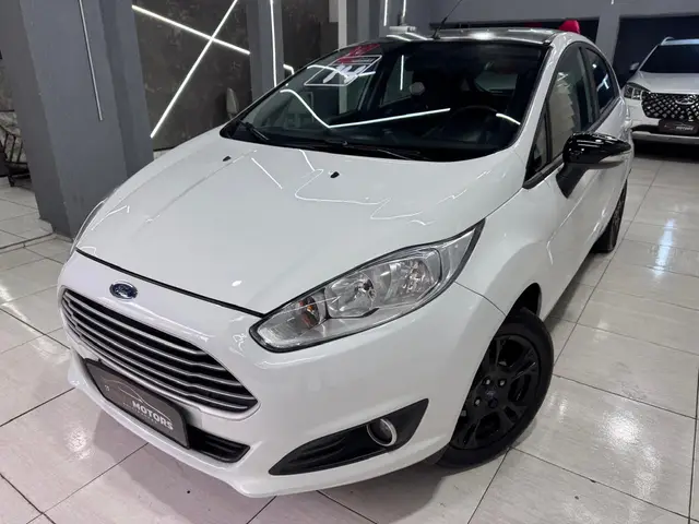 Carro Ford Fiesta Hatch 2014 1.5 (Flex)