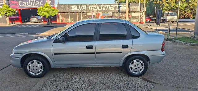 Carro Chevrolet Classic 2010 Life 1.0 VHCE (Flex)