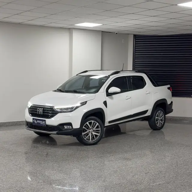 Carro Fiat Strada 2023 Volcano 1.3 8V CD AT