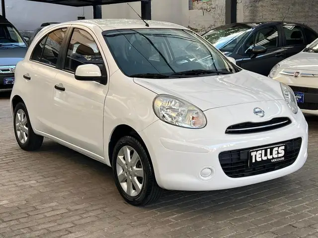 Carro Nissan March 2013 1.6 16V S (Flex)