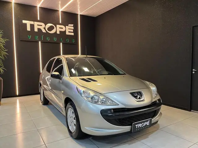 Carro Peugeot 207 2010 Hatch XR 1.4 8V (flex) 4p